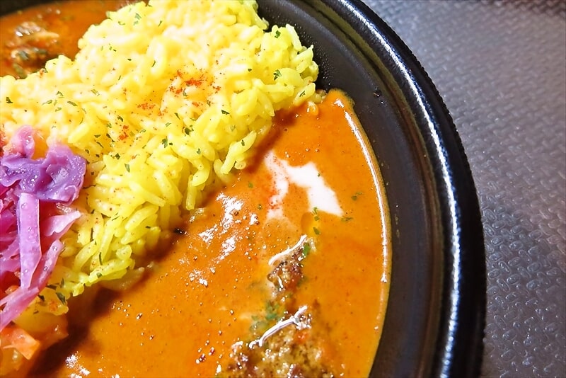 『セブンイレブン』エリックサウス監修あいがけスパイスカレー チキン＆バターチキンカレー9