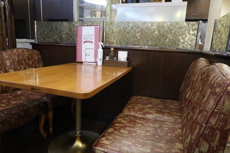 本厚木駅『カフェ＆レストラン BON（ボン）』店内写真1