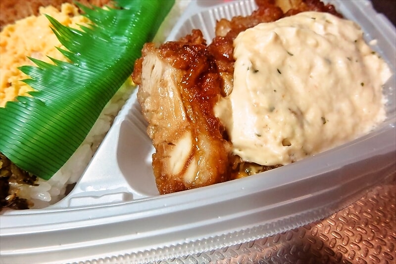 2025年10月『ファミリーマート』3色そぼろ&チキン南蛮弁当11