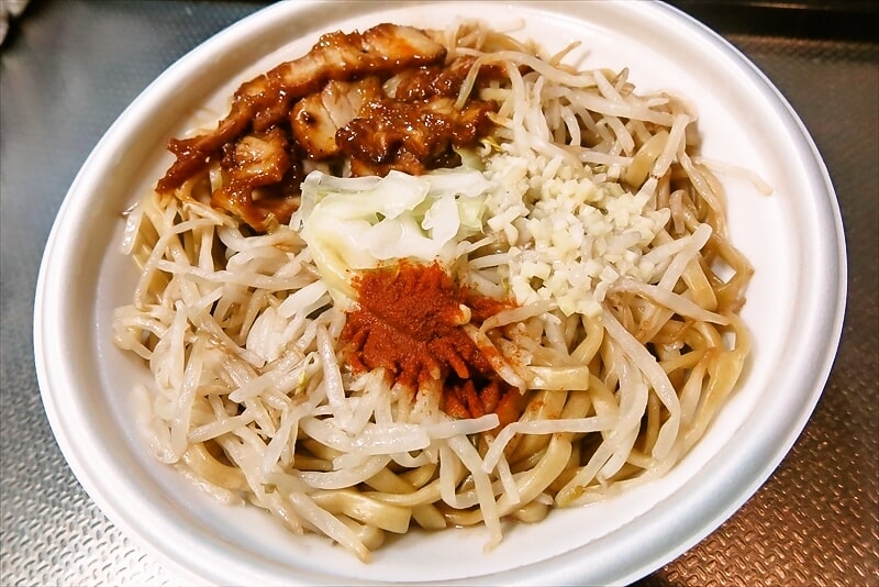 『ローソン』旨辛!満腹濃厚豚ラーメン8