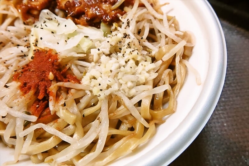 『ローソン』旨辛!満腹濃厚豚ラーメン12