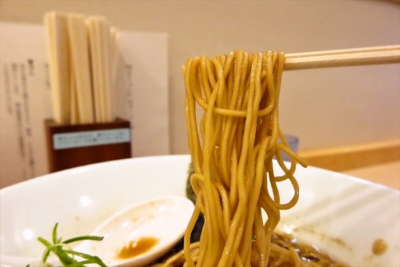 小田急相模原駅『ラーメンLab ろじっく』背脂ブラックラーメン12