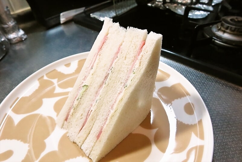 『セブンイレブン』ジューシーハムサンドからしマヨネーズ入り8