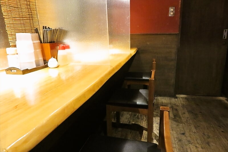 相模原市小田急相模原駅『ラーメン 寅や』店内写真