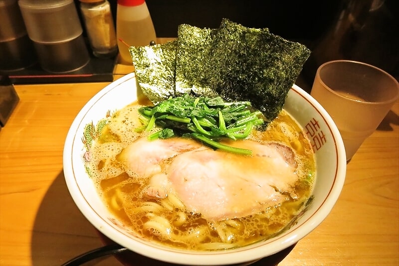 小田急相模原駅『ラーメン 寅や』家系ラーメン2