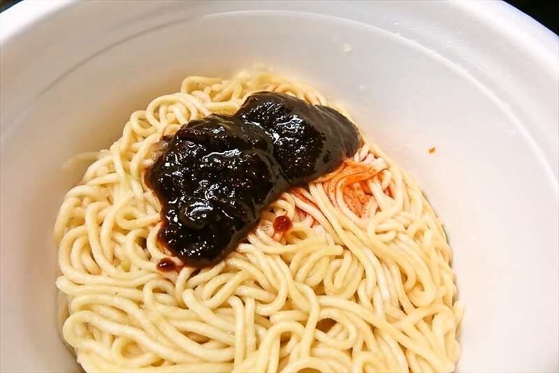 『セブンイレブン』日清焼そばU.F.O.爆盛バーレル ナポリタン味12