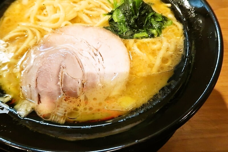 『横浜家系ラーメン 町田商店 山際店』醤油豚骨朝ラーメン大盛り6