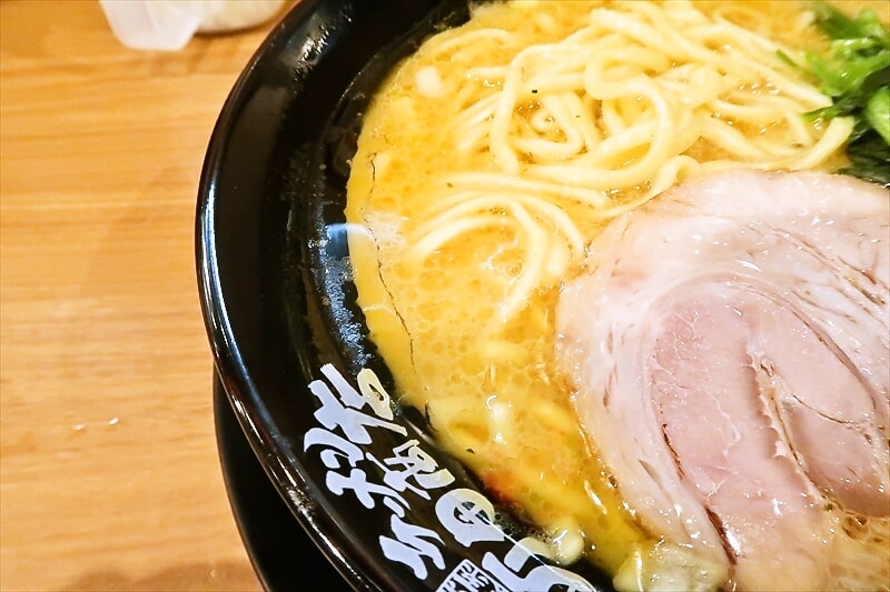 『横浜家系ラーメン 町田商店 山際店』醤油豚骨朝ラーメン大盛り7