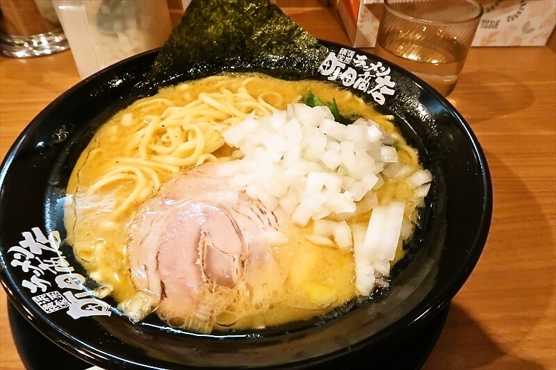 『横浜家系ラーメン 町田商店 山際店』醤油豚骨朝ラーメン大盛り9