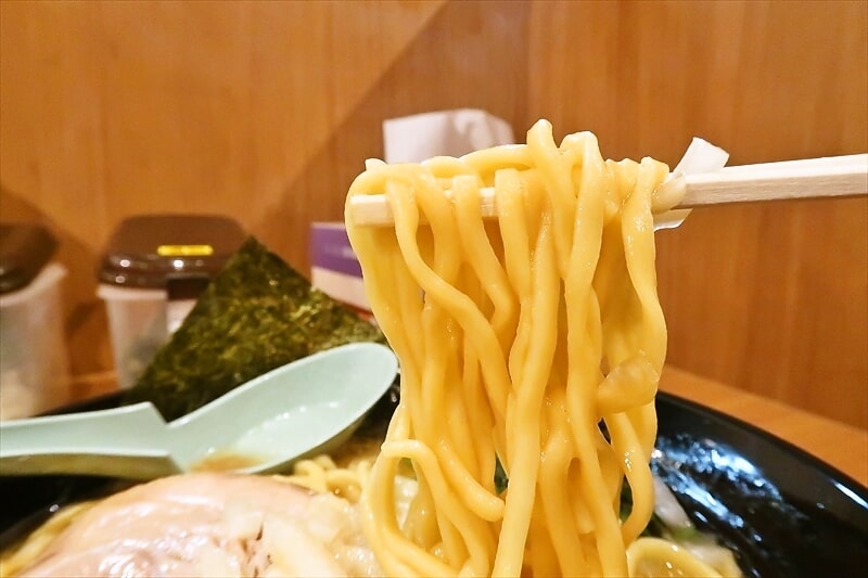 『横浜家系ラーメン 町田商店 山際店』醤油豚骨朝ラーメン大盛り11