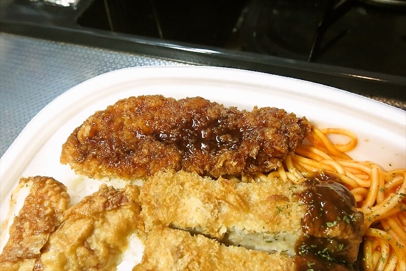 『セブンイレブン』ミックスフライ&ナポリタン弁当(備蓄米使用)11