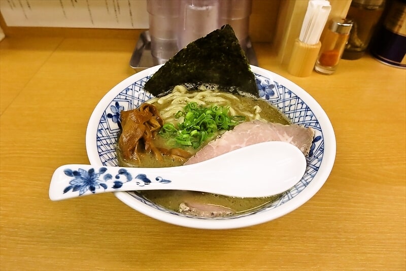 町田市町田駅『煮干中華そば すず松』ラーメン1