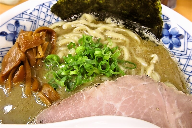 町田市町田駅『煮干中華そば すず松』ラーメン4