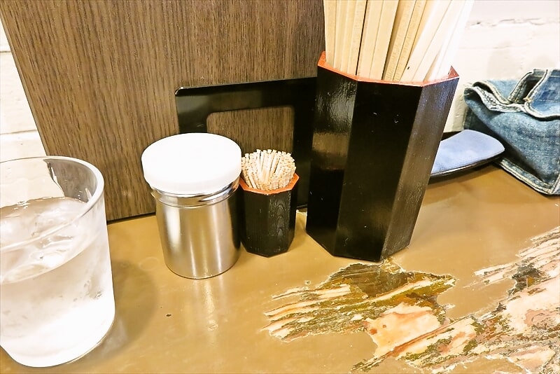 小田急相模原『麺処 宥乃(ゆうの)』卓上調味料