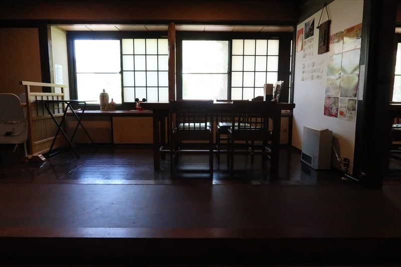 長野県岡谷市『信州うどん じん兵衛』店内写真1