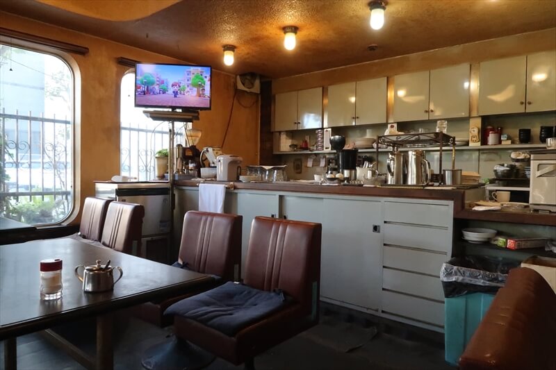 大阪市浪速区元町『喫茶マーチス』店内写真