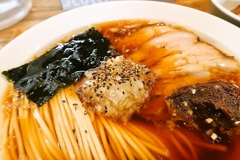 『YOKOKURA STOREHOUSE（ヨコスト）』玉ねぎ中華そばとメンマごはん7