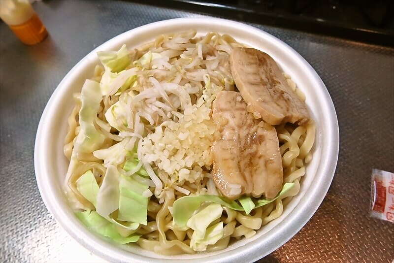 2026年『ファミリーマート』ラーメン荘 歴史を刻め 監修 豚ラーメン8