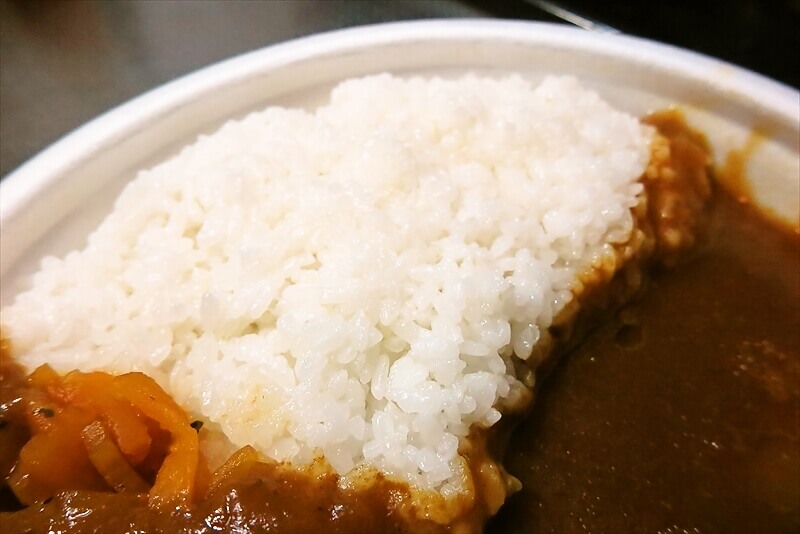 『ファミリーマート』なぜか45%増量作戦 30種類以上のスパイスが決め手のこだわりカレー15