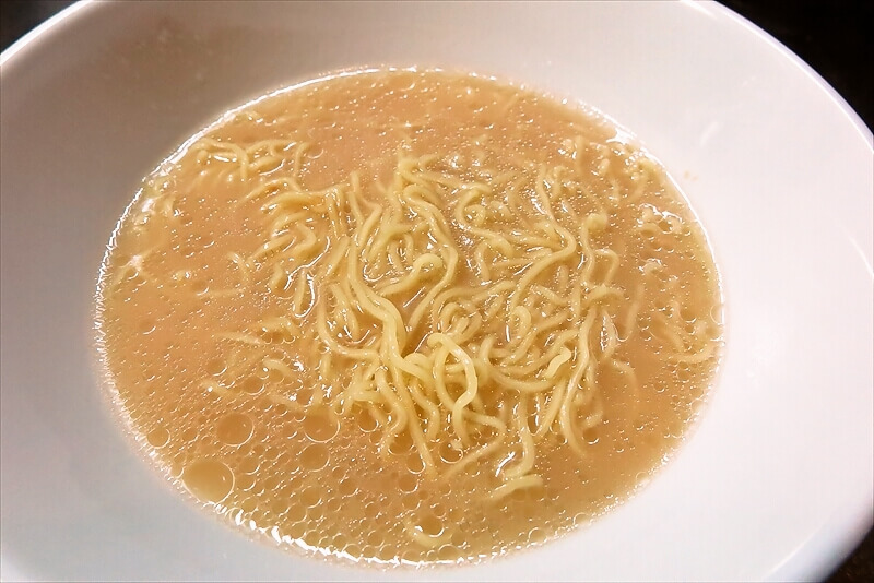 『NISSIN（ニッシン）』行列のできる店のラーメン 濃厚牡蠣だしらぁ麺11