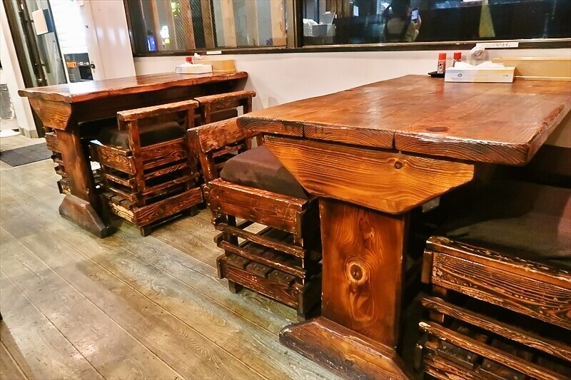 2026年淵野辺『焼きあごラーメン 華めぐり』テーブル席