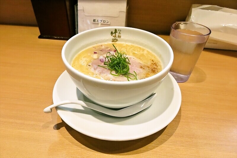 『らぁ麺はやし田 町田店』鶏白湯ラーメン1