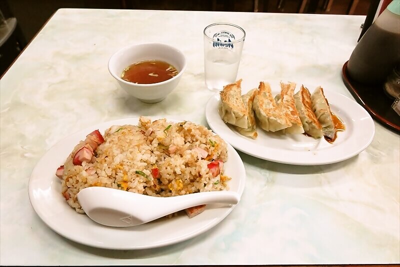 厚木市旭町『中華料理 品香亭』チャーハン大盛り＆餃子写真1