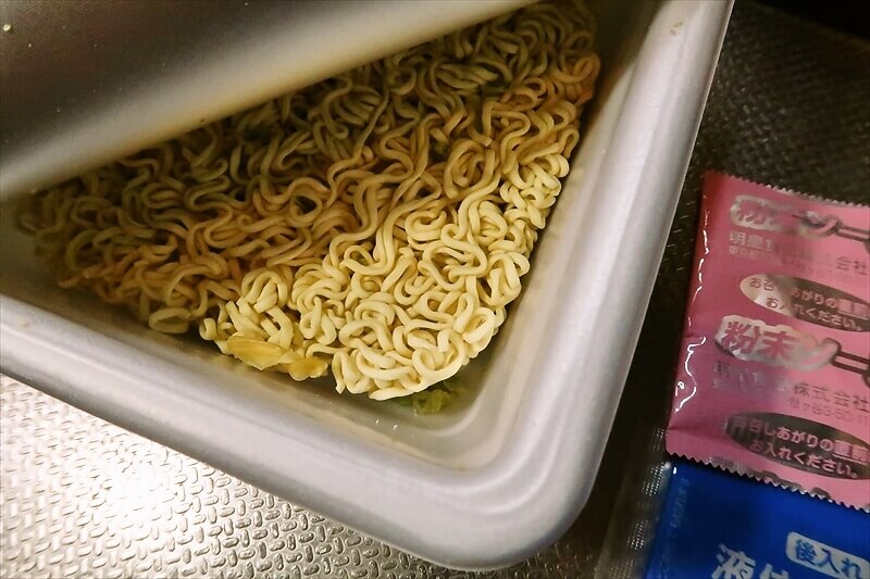 2026年『ローソン』麺大盛りソース焼そば（カップ麺）6