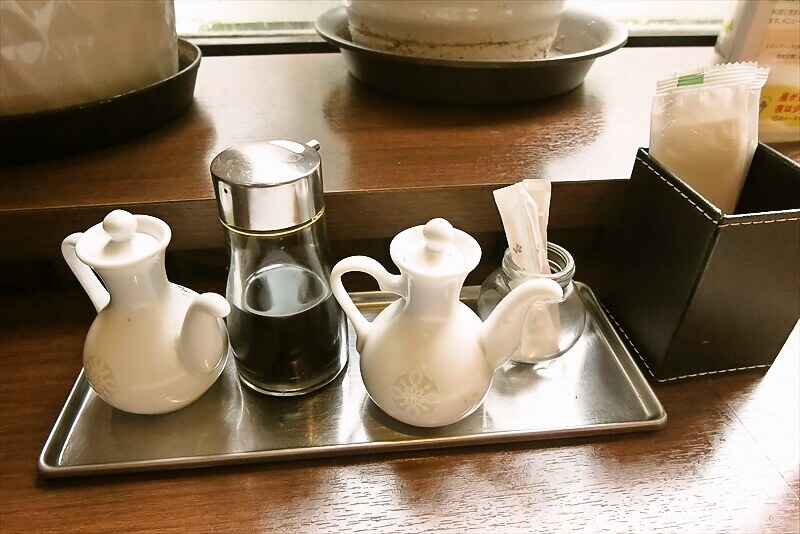 相模原市『中国料理 御食事処 道』卓上調味料