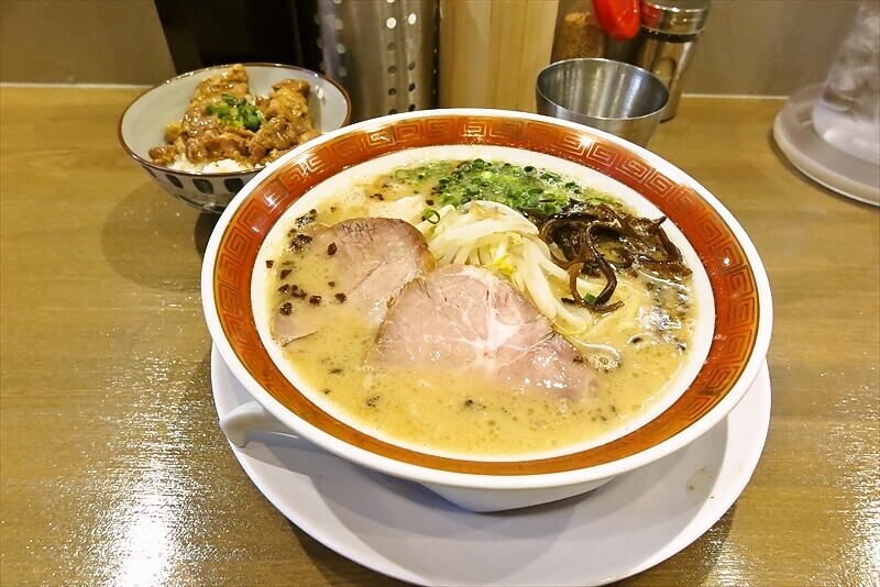 相模原市淵野辺『二代目 南洲ラーメン』豚骨ラーメン2