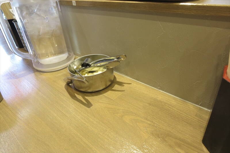 相模原市淵野辺『二代目 南洲ラーメン』卓上調味料(ニンニク)