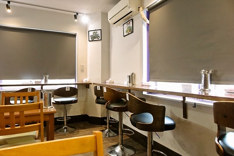八王子駅『オムライス PiaPia（ピアピア）』店内写真1
