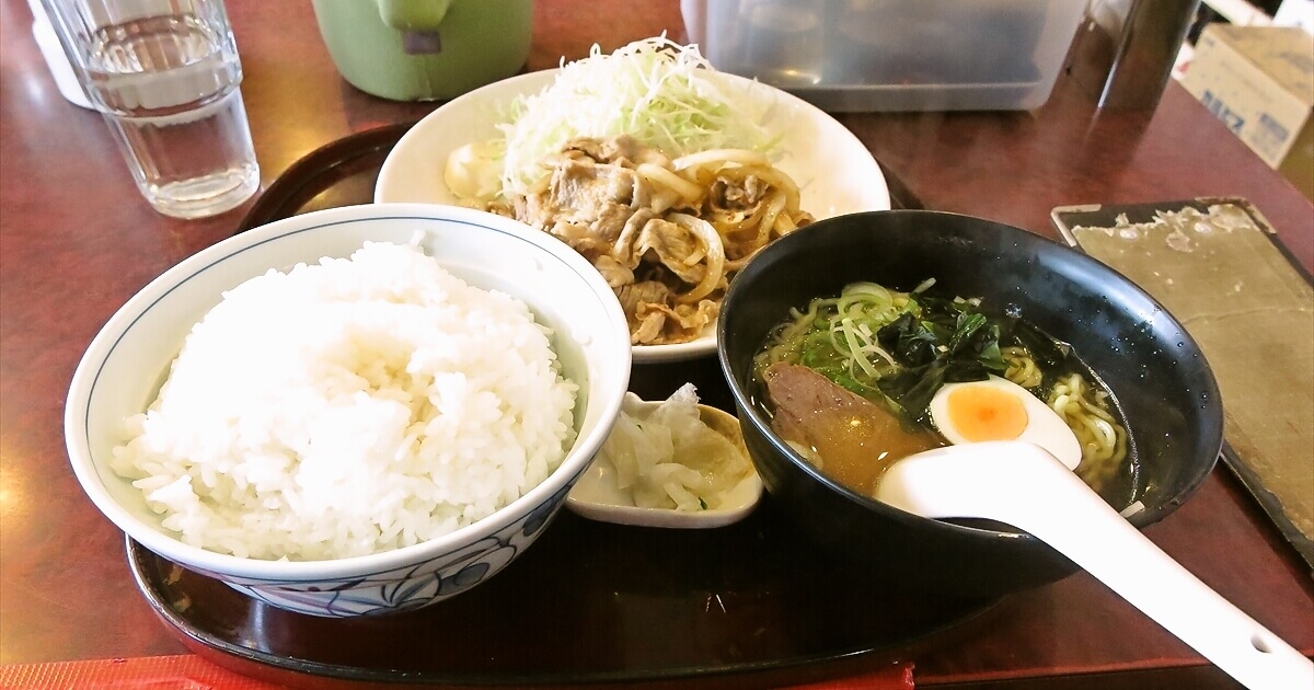 相模原市『味の彩門』ガッツリ定食（ラーメン、大ライス、生姜焼き）サムネイル