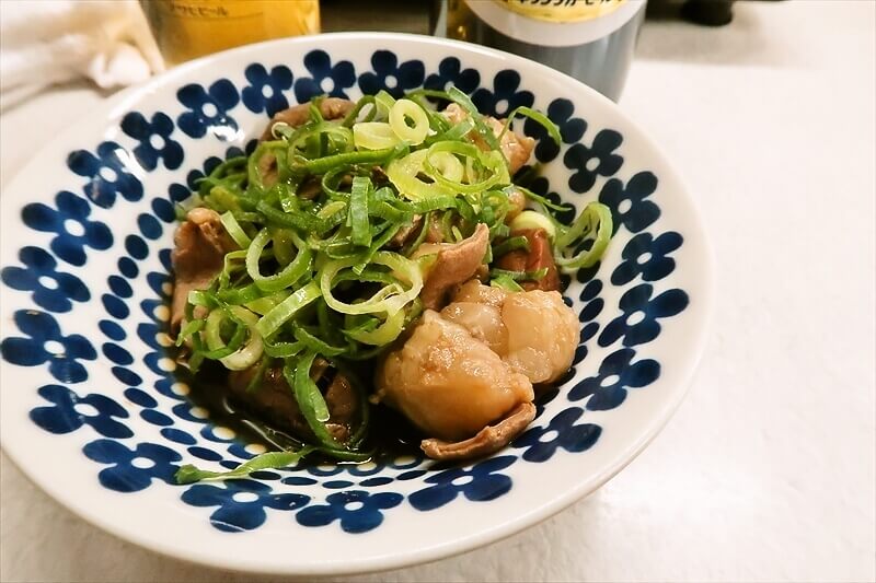 大阪市西成区『ホルモン鍋 たつ屋』ホルモン煮込み2