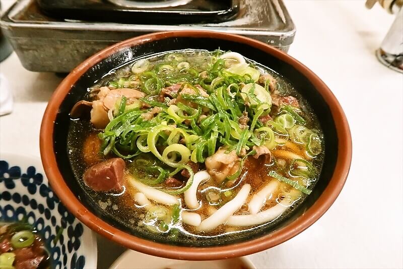 大阪市西成区『ホルモン鍋 たつ屋』ホルモンうどん1