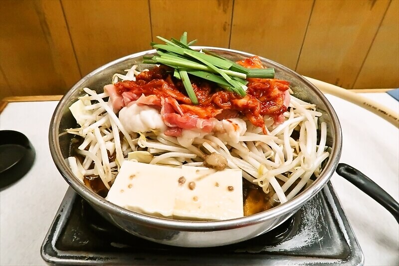大阪市西成区『ホルモン鍋 たつ屋』ホルモン鍋1