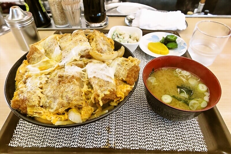 厚木市『定食家 そば八』ビックかつ丼1