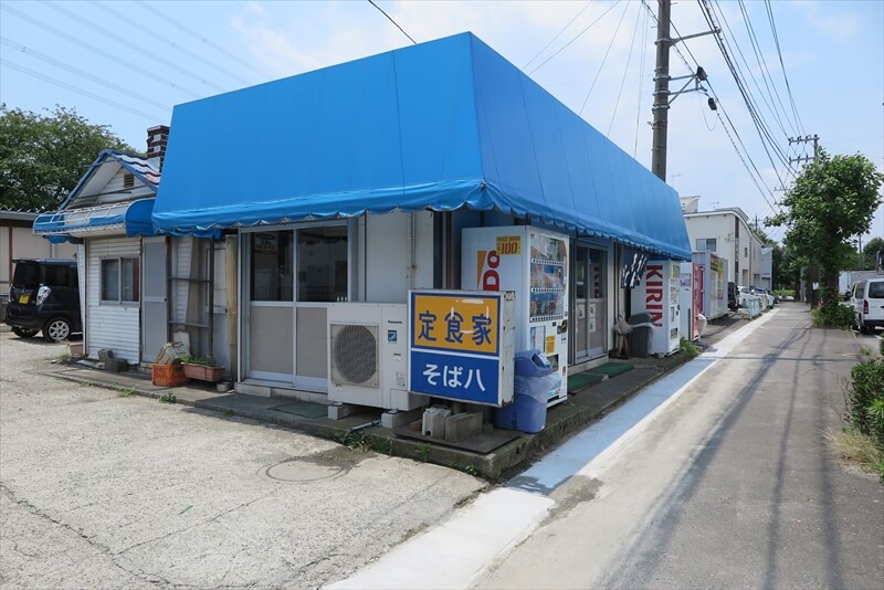 厚木市『定食家 そば八』外観写真1