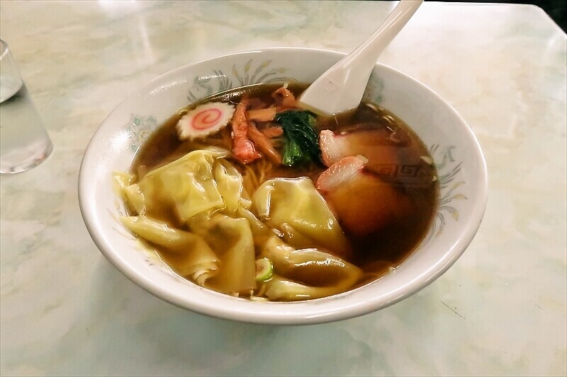 厚木市旭町『中華料理 品香亭』ワンタンメン1