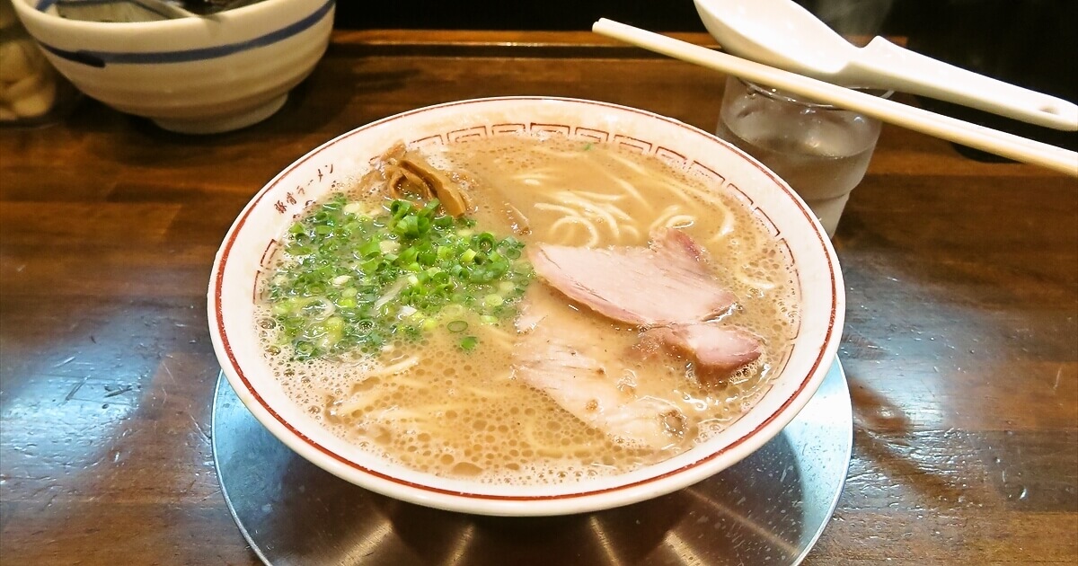 八王子市『豚骨ラーメン 開王』豚骨ラーメンサムネイル