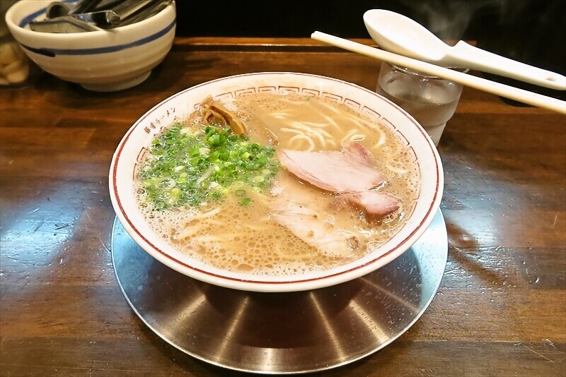 八王子市『豚骨ラーメン 開王』豚骨ラーメン1