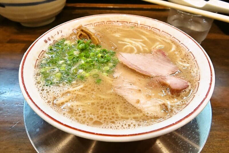 八王子市『豚骨ラーメン 開王』豚骨ラーメン2
