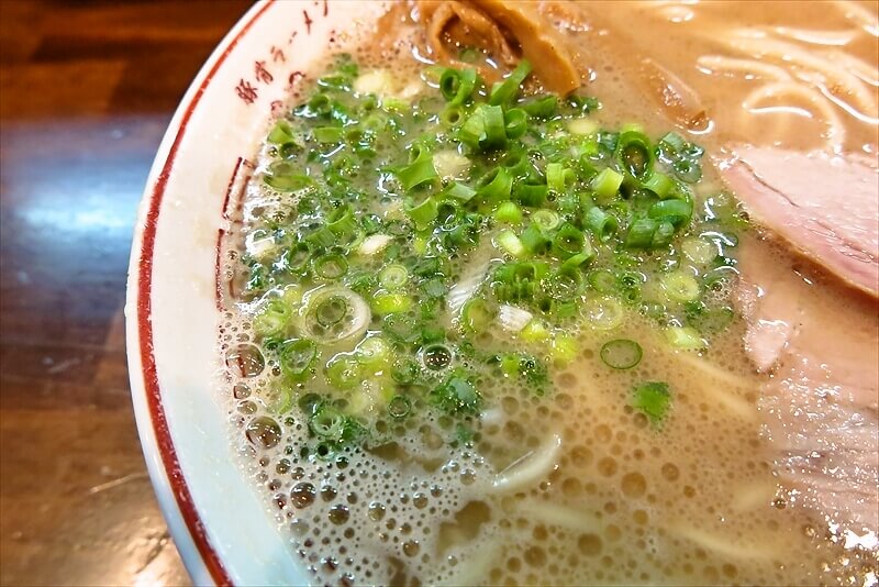 八王子市『豚骨ラーメン 開王』豚骨ラーメン4