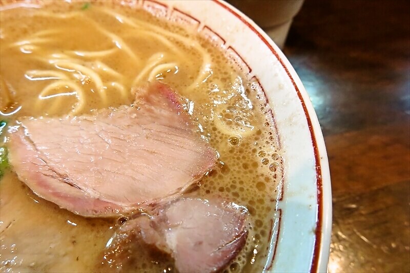 八王子市『豚骨ラーメン 開王』豚骨ラーメン6