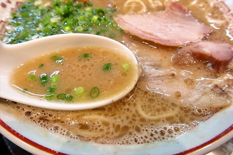 八王子市『豚骨ラーメン 開王』豚骨ラーメン7