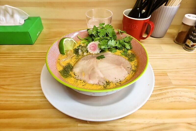 相模原市相模台『クラチキ(KURACHIKI)』トムヤムヌードル的ラーメン1