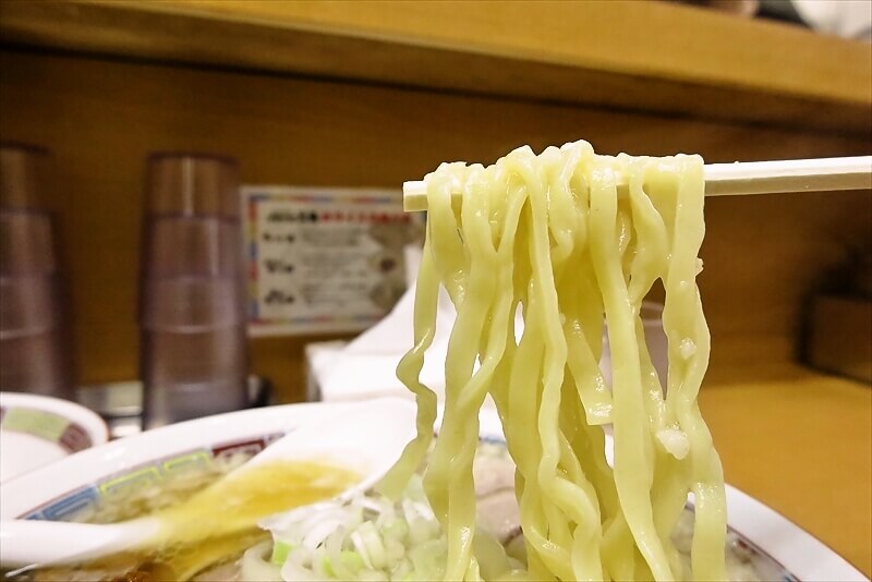 町田市町田駅『元祖焼豚センター 三兎』こってり中華そば（背脂）11