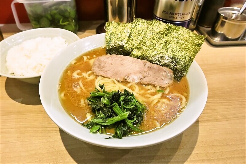 八王子市 武道家直系『らーめん 尾又家（おまたや）』家系ラーメン＆ライス1