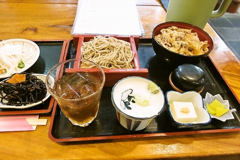 相模原市淵野辺『櫻屋そば店』ランチメニュー蕎麦&豚丼セット2