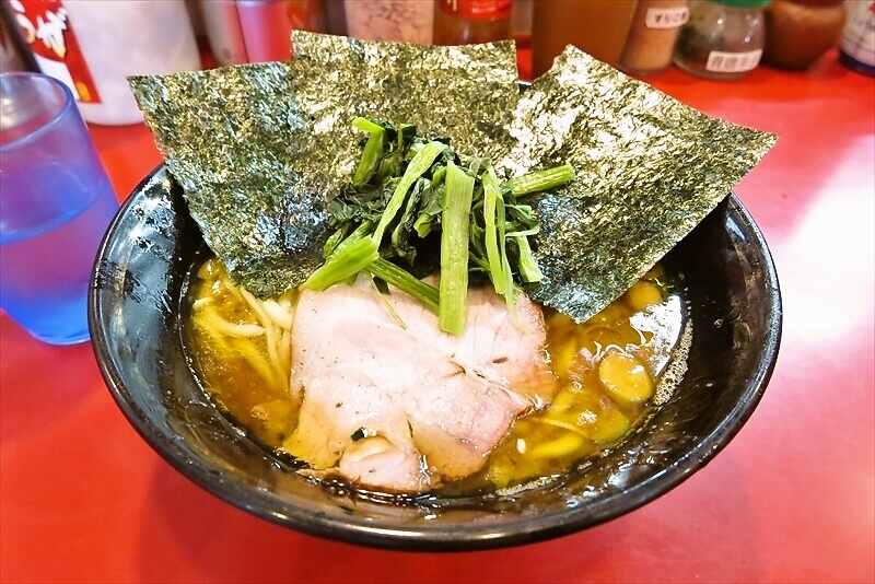 神奈川県横浜市『家系総本山 吉村家』元祖家系ラーメン1